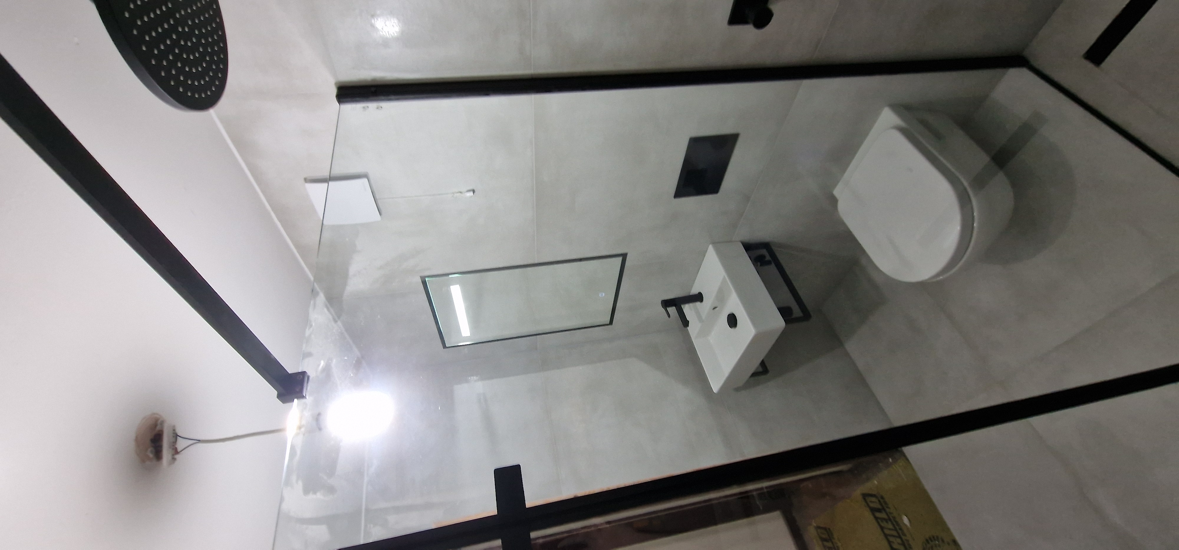 Minimalist Black & White Bathroom Suite - Thumbnail 7